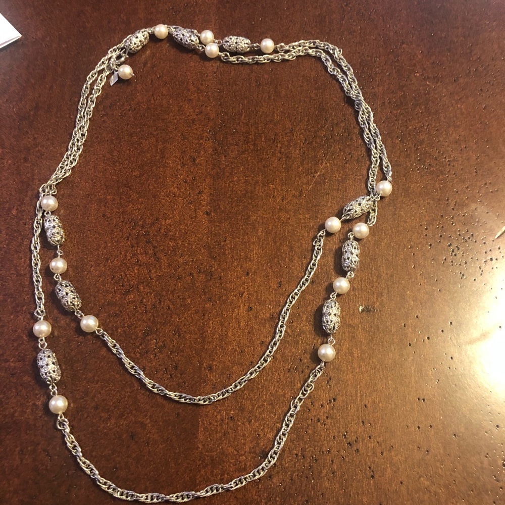 Sarah Cox pearl necklace
